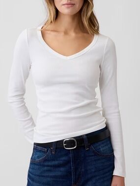 GAP Ribbed V-Neck T-Shirt in New Off White